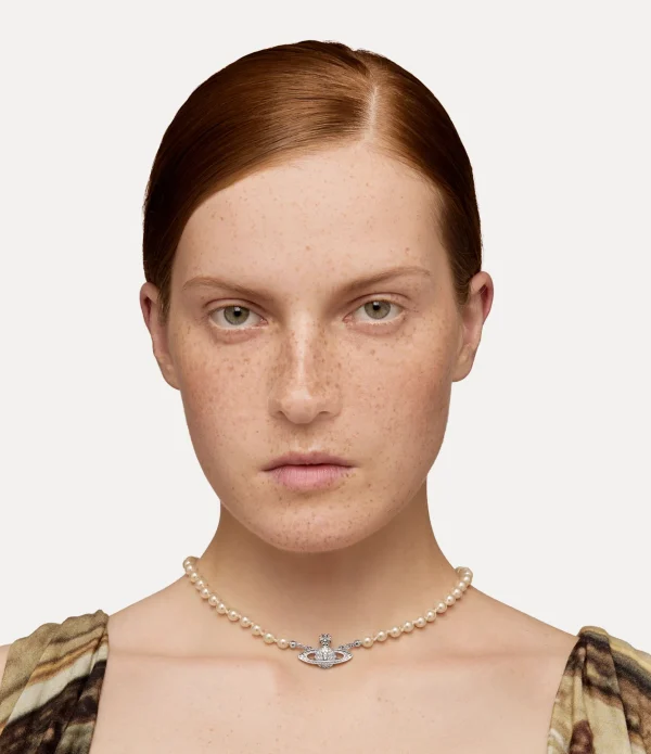Mini Bas Relief Pearl Choker